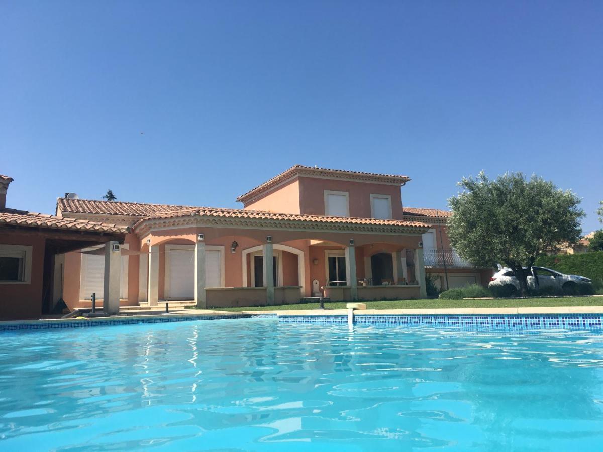 Villa Et Maisonnette Provencales 卡庞特拉 外观 照片
