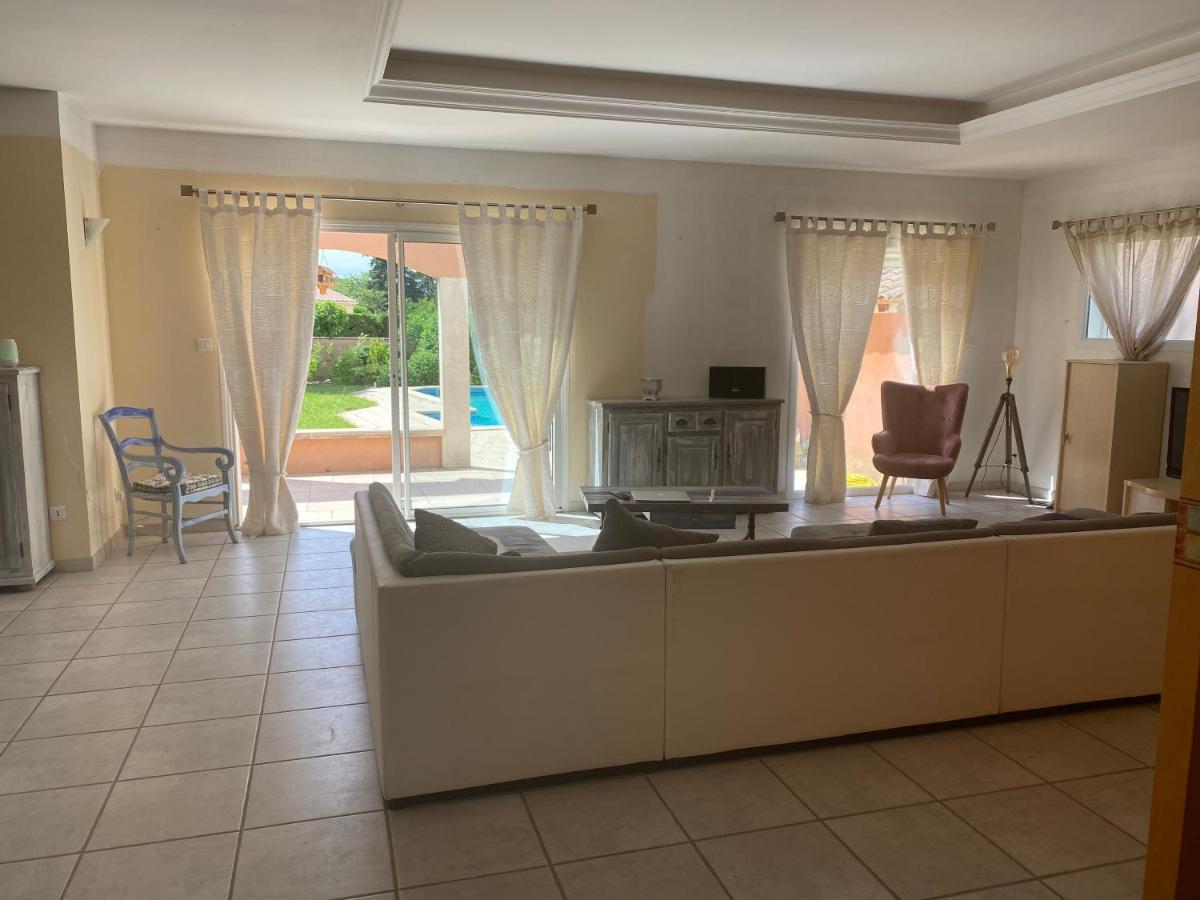 Villa Et Maisonnette Provencales 卡庞特拉 外观 照片